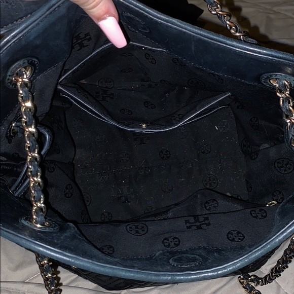 Tory Burch Marion Quilted Tote - Picture 8 of 8